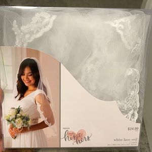 very pretty lace wedding veil for wedding ceremony